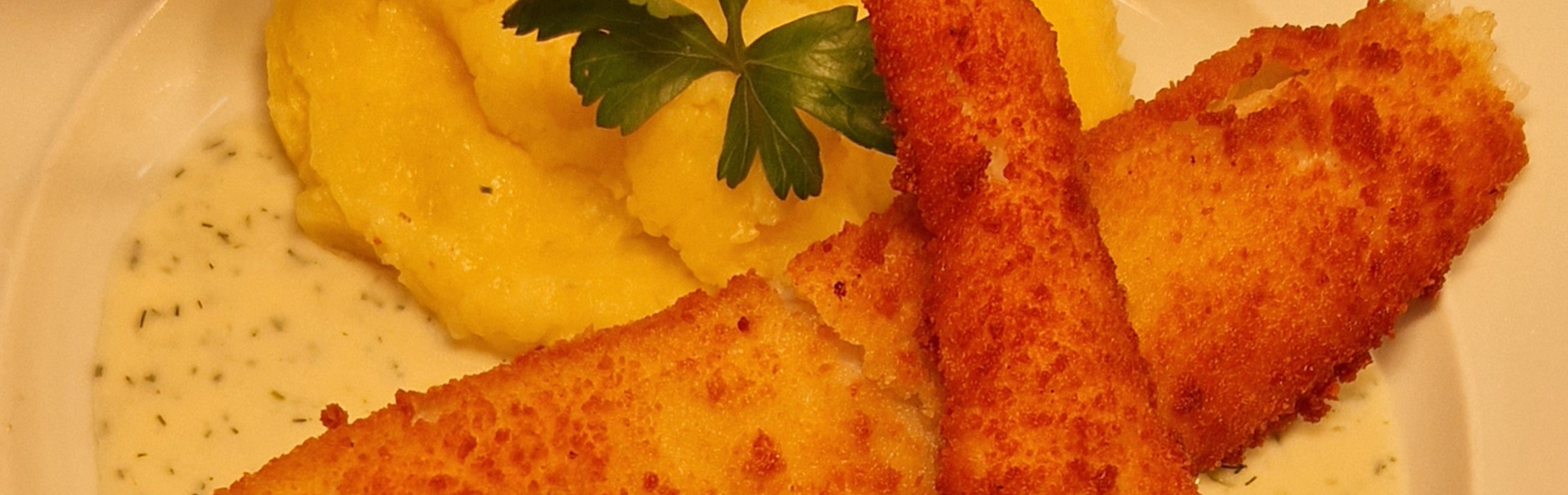 Pangasiusfilet auf Gurken – Dillsoße dazu hausgemachtes Kartoffelpüree